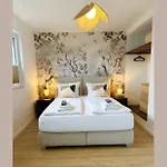 Special - Stadtnah, Balkon, Parkplatz, E-ladestation, Gitterbox Fuer Fahrraeder, Fitnessstudio