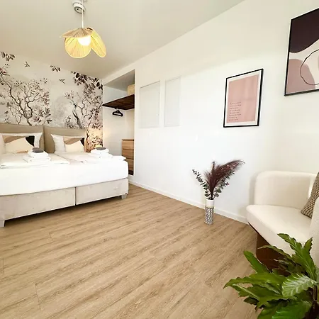 Апартаменты Special - Stadtnah, Balkon, Parkplatz, E-ladestation, Gitterbox Fuer Fahrraeder, Fitnessstudio *