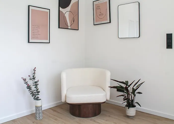 דירה Special - Stadtnah, Balkon, Parkplatz, E-ladestation, Gitterbox Fuer Fahrraeder, Fitnessstudio *