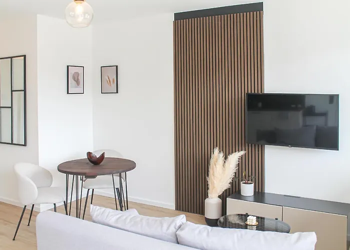 Special - Stadtnah, Balkon, Parkplatz, E-ladestation, Gitterbox Fuer Fahrraeder, Fitnessstudio Апартаменты Кобленц